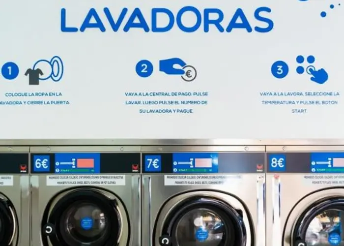 Lavadoras de la Lavandería Azul de El Fraile con los precios por carga